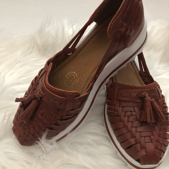 Tasseled Huarache platform- Sz 23 (6) - Picture 2 of 6